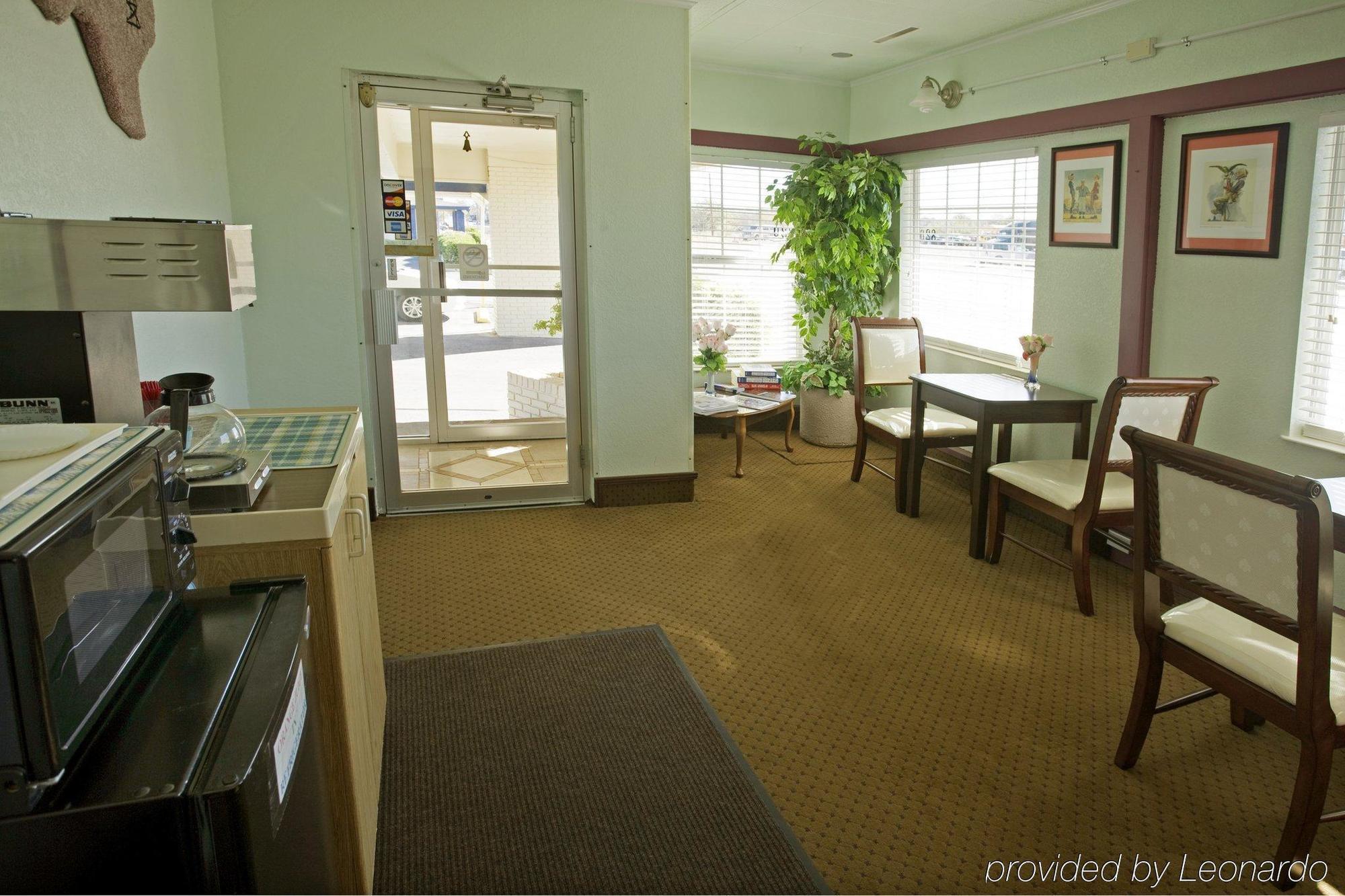 Americas Best Value Inn Ozona Restaurant photo